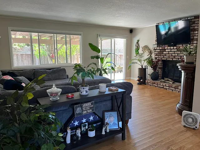 150 Moll Dr — Photo 4