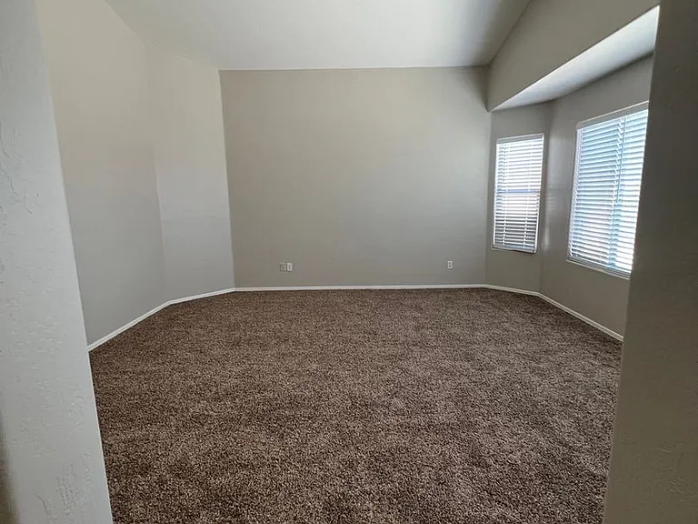33889 N Barbara Dr — Photo 13
