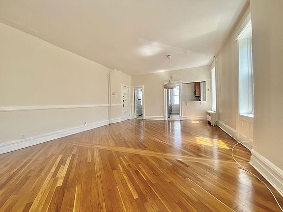 3rd image of 195 Windsor Pl #2