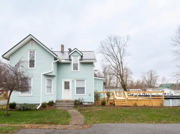 102 Lovette St, Wolcottville, IN 46795