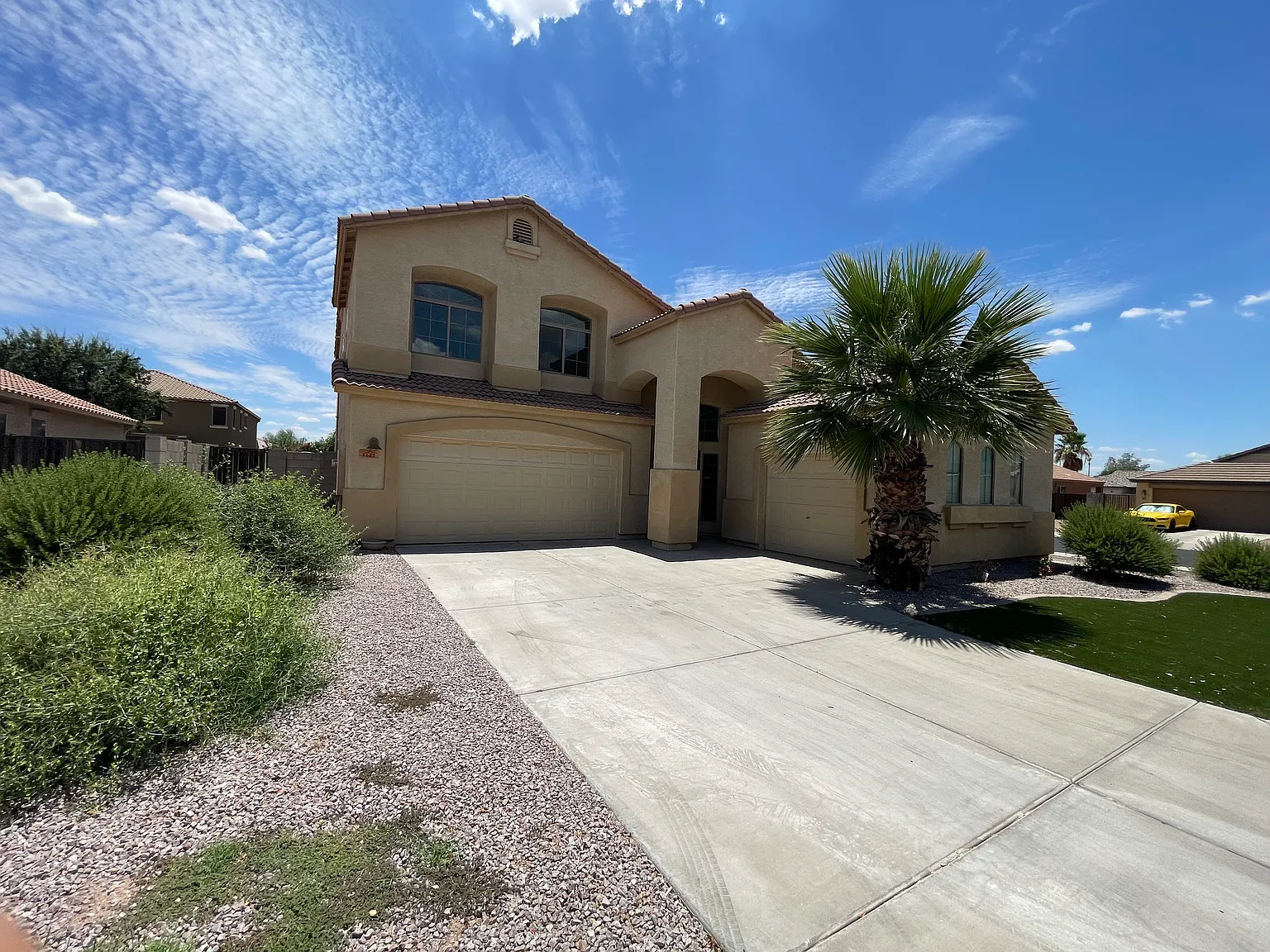 1121 E Jahns Dr — Photo 1