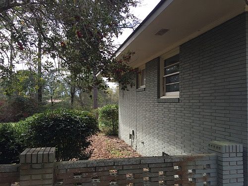 5th image of 376 Hwy 137 W