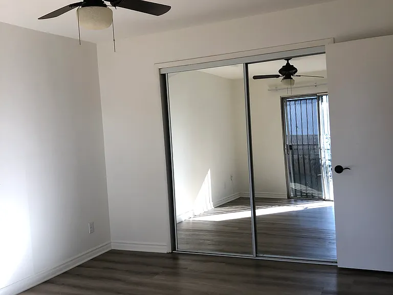532 N Juanita Ave — Photo 5