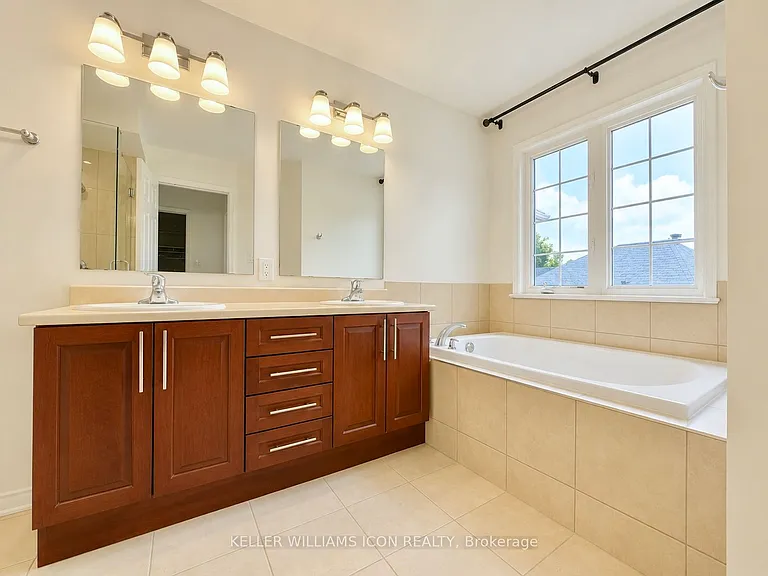 170 Laramie Cres — Photo 15