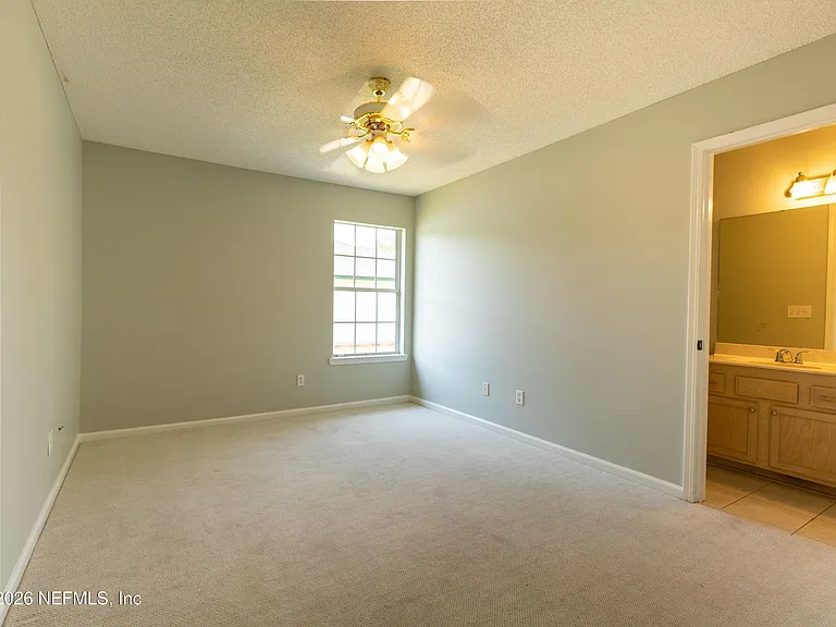 4635 Forest Glen Ct — Photo 12