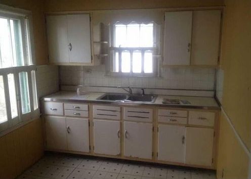 3rd image of 2021 Wallace Ave