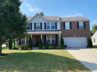 4545 W Woodtrail Ct, New Palestine, IN