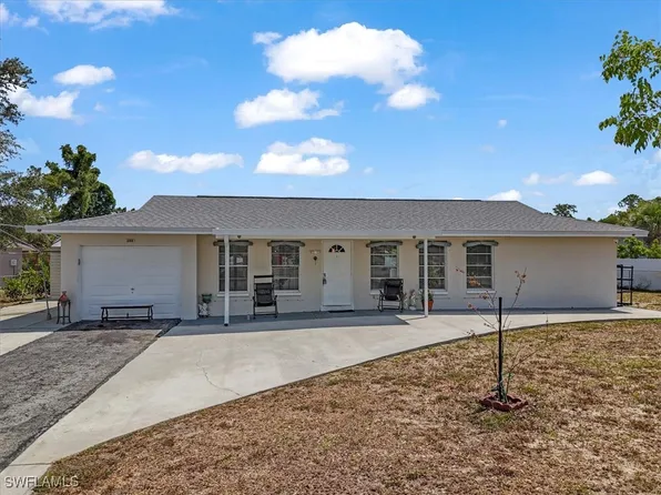 300 Schoolside Dr, Lehigh Acres, FL 33936