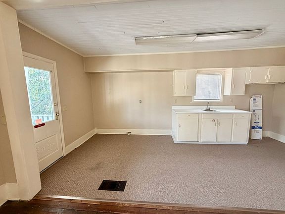 4th image of 227 S Zetterower Ave #A
