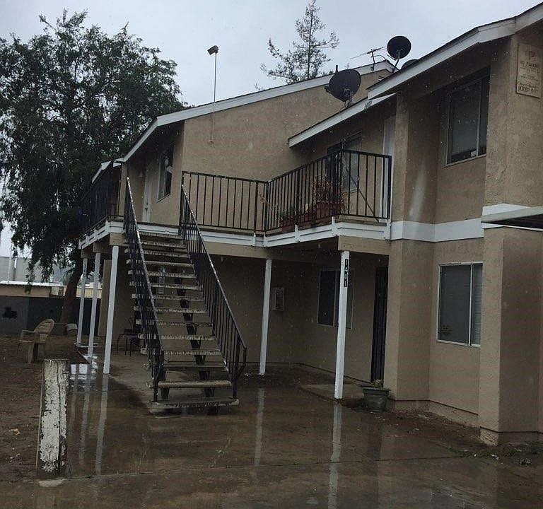 1st image of 1401 E Douglas Ave