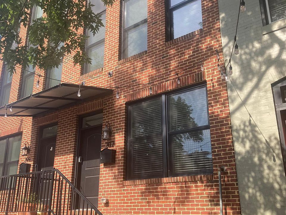 207 S Collington