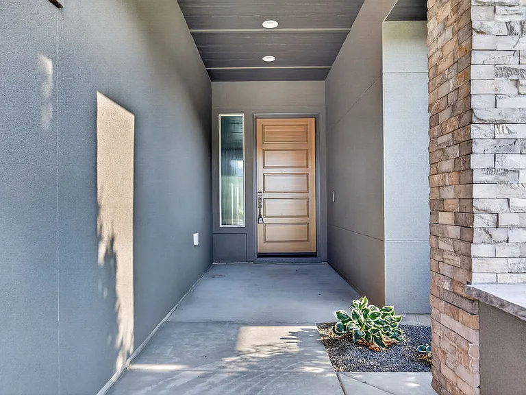 6063 W Baron St — Photo 4
