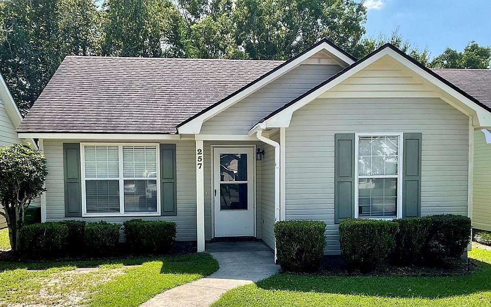 1st image of 257 Blue Pool Dr
