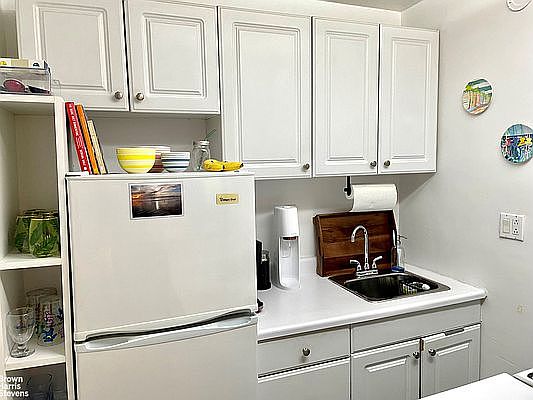 5th image of 144 Columbia Hts APT 4F