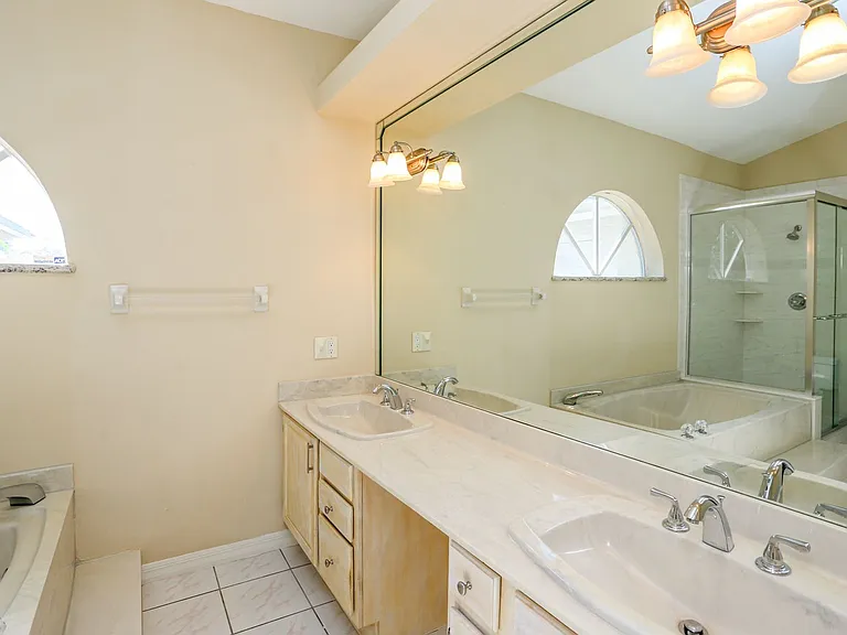 1040 Moon Lake Dr — Photo 21