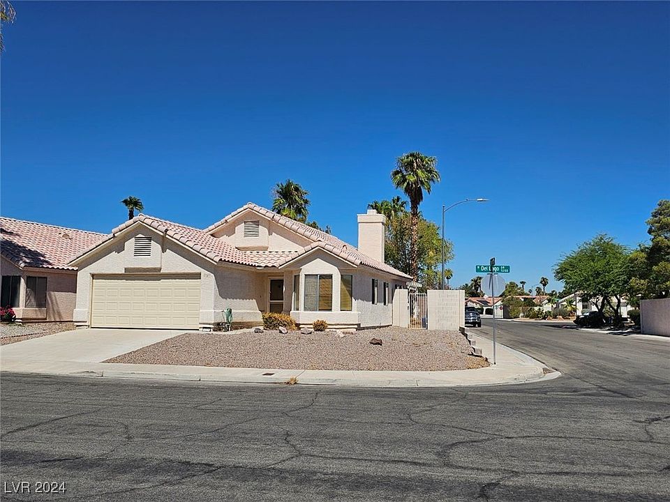 2nd image of 5216 Del Lago Dr