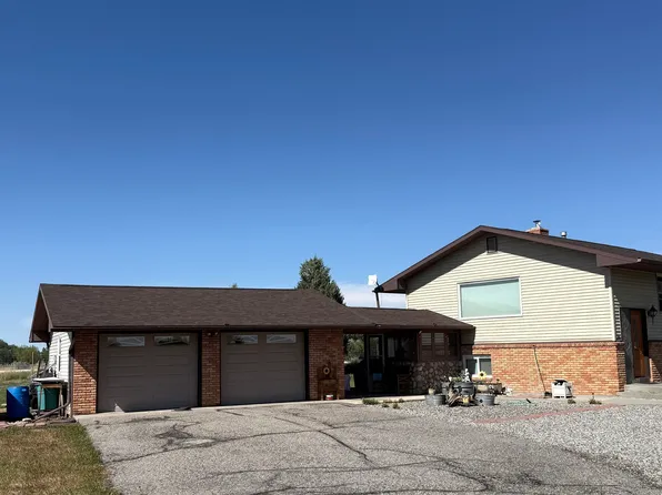 1160 Gasser Rd, Riverton, WY 82501