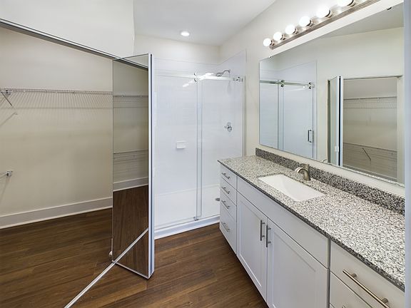 4th image of 675 Victory Ln #11-102