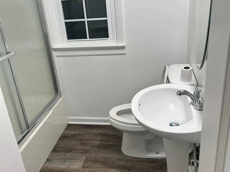 3923 Peyton Ave — Photo 1