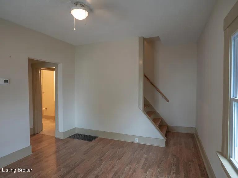 504 Montana Ave — Photo 5