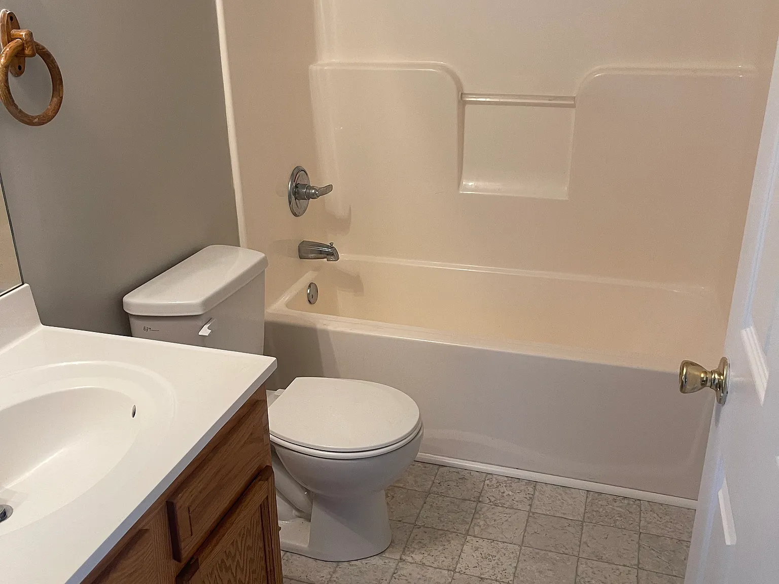 2 bed, 950 sqft, $995 — Photo 4