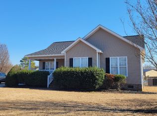 451 Tucker Rd, Grimesland, NC 27837