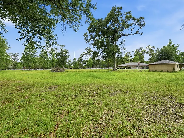 10240 Post Oak Dr — Photo 39
