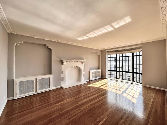 2nd image of 2360 Pacific Ave APT 501