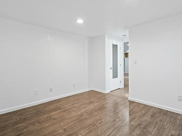 230 Guerrero St #B — Photo 10