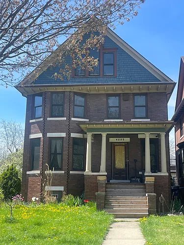 4225 Commonwealth St Photo 1