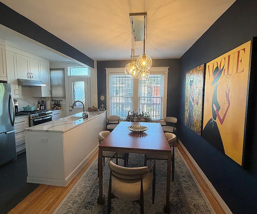 1st image of 623 Morton Pl NE