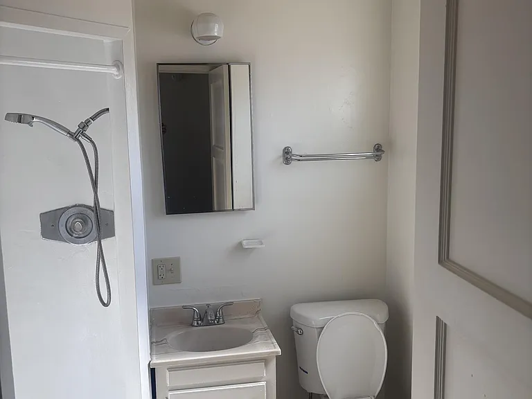 231 S G St #X — Photo 4