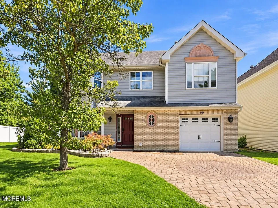 50 Glen Oaks Ct