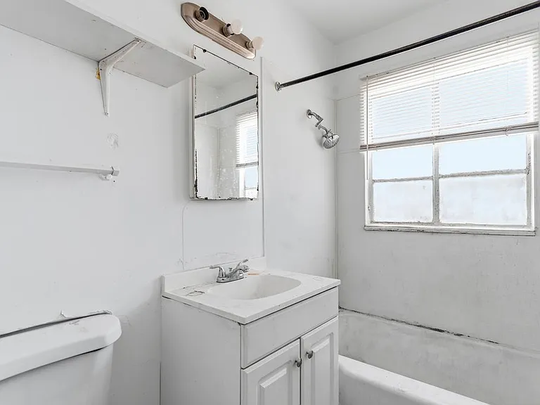 215 Gass Ave — Photo 4