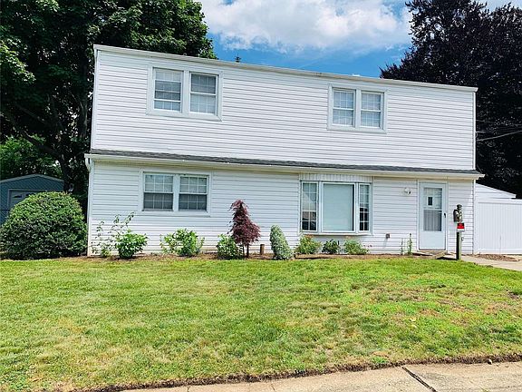 2nd image of 23 Ginny Ln