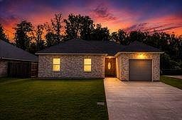 1st image of 512 Magnolia Ave