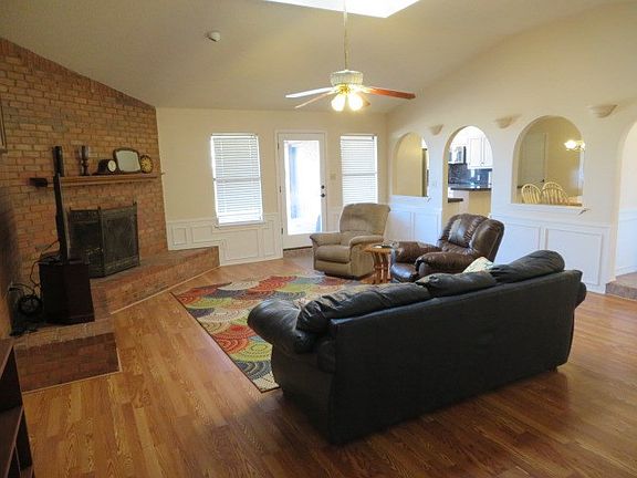 5th image of 4375 N Cypress Ave