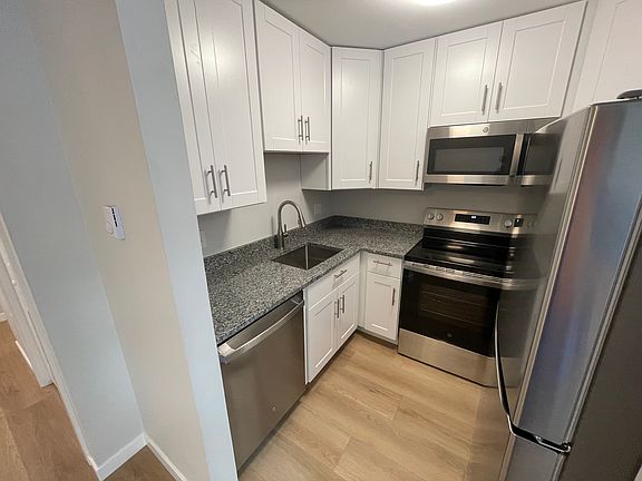 2nd image of 279 Redstone Hill Rd APT 58