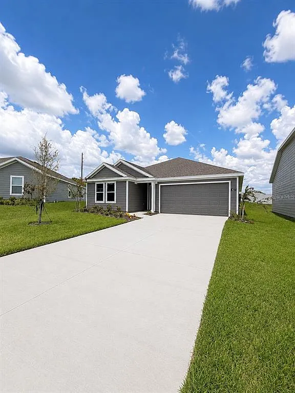4 bed, 2.0 bath, 1733 sqft, $2,050 — Photo 2