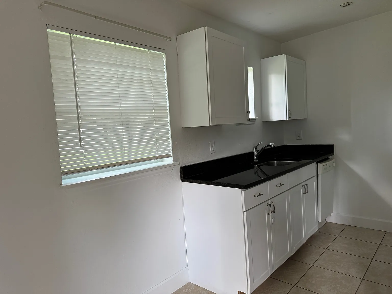 1 bed, 450 sqft, $1,370 — Photo 3