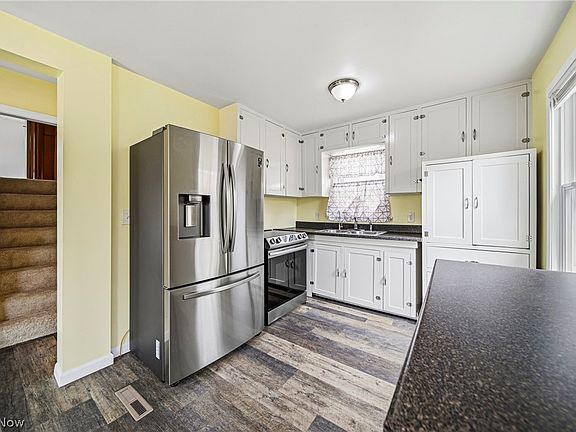 4th image of 15904 Claridon Troy Rd