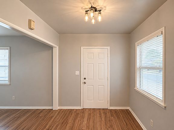 3rd image of 664-670 S Eremland Dr #664