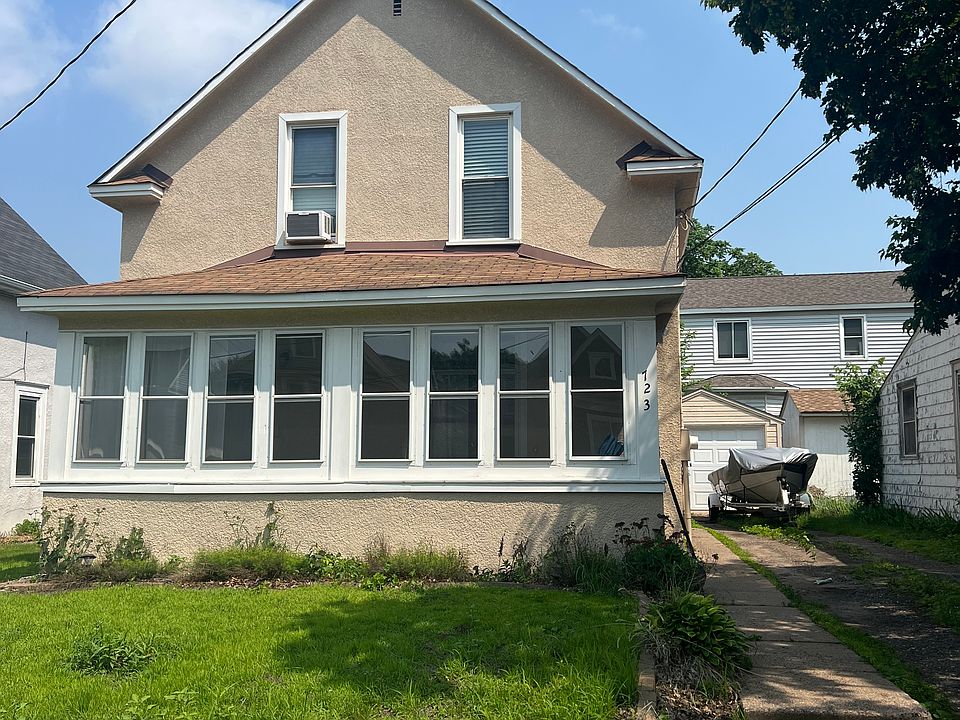 1st image of 723 24th Ave NE