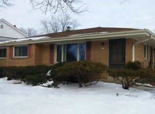 432 N 109th St, Wauwatosa, WI 53226
