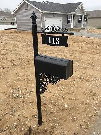 2nd image of 113 Winding Pine Ln