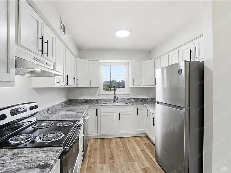 539 N Broad St — Photo 16