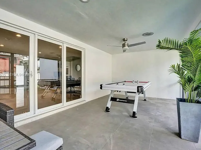 1241 Hollywood Blvd — Photo 61