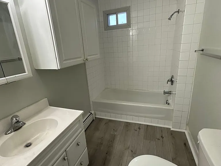 409 Collins Ave — Photo 6
