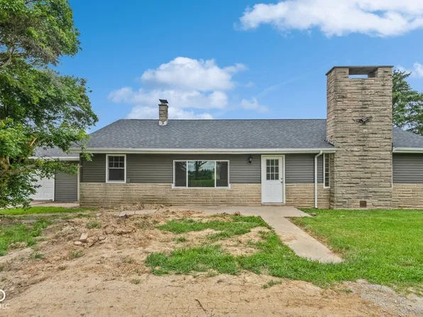 8266 N Meridian Rd, Uniondale, IN 46791