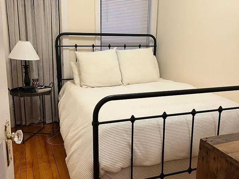 2829 W Lyndale St #3 — Photo 2